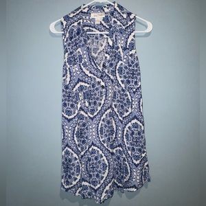 Motherhood maternity blue and white paisley shirt with tie in the back